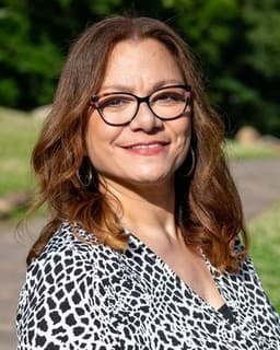 Flowing River Counseling, LLC (Evette Corujo-Aird)