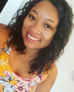 Eboni Davis-Licensed Therapist & Life Coach