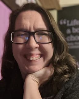 Sarah E Hazlett-Walkowicz