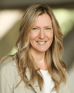 Michelle L Bakalarski