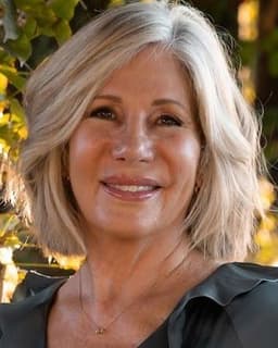 Cassandra Giornali Sorrell