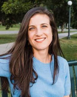 Dr. Lauren Delaparte