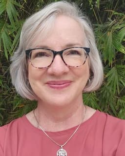 Linda Wright Simmons