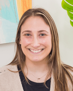 Dr. Julia Braunstein