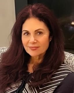 Arbella Odishoo Parrot