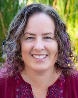 Jennifer Phelps | Pathways Family Therapy