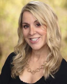 Dr. Suzanne Scheller