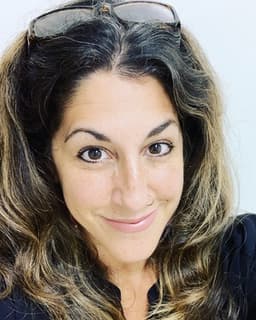 Nicole Daniela Commercio