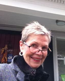 Dr. Beverly Weinhold