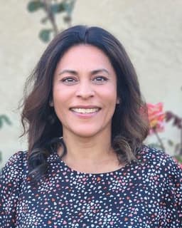 Maria (Mari) Hernandez