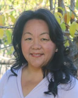 Elizabeth C Mouavangsou