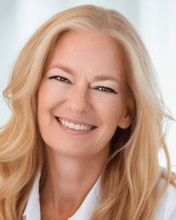 Jamie Reneé Klemzak