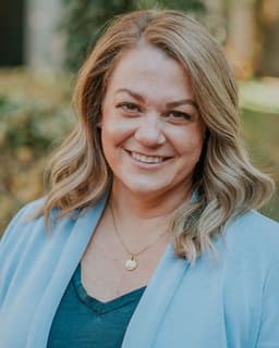 Dr. Jennifer Korenchuk