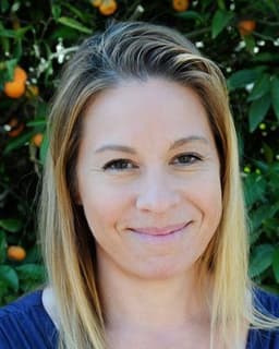 Arabelle Bustos - Van Ranzow