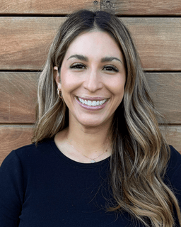 Alexandria 'allie' Fernandez