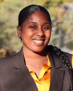 Lariesha Latayia Lee