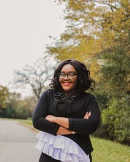 Victoria J Henderson