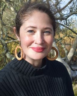 Ashley Bila Bar-Zion