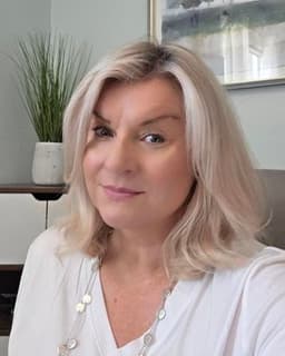 Dr. Anniken Pettersen