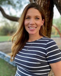 Elizabeth Macadangdang