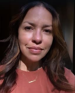 Simone Elizabeth Writer