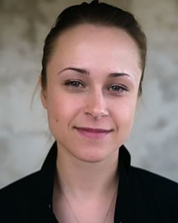 Dr. Miriam Adrianowicz