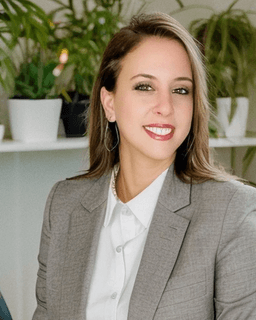 Dr. Alexandra Victoria