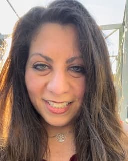 Danielle L Greenfield