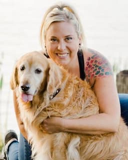 Amanda Flader (Paws for Counseling, Inc.)