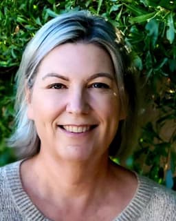 Stephanie Lewis-Smale