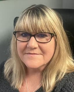 Kelly Daniele McDade-Mendus