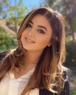 Elizabeth Kuchakhchian