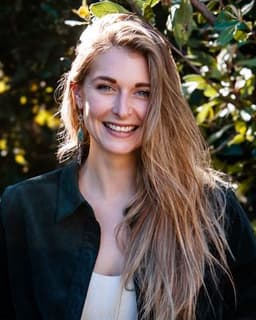 Alexandra Maria Adomaitis