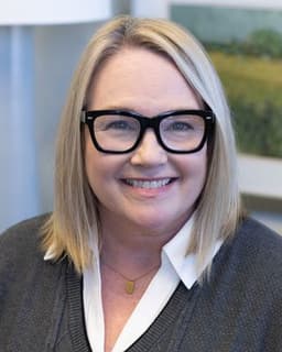 Lynne Elizabeth Gold