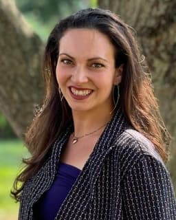 Dr. Vanessa Jankowski