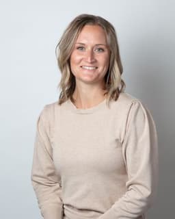 Lindsay M Von Qualen