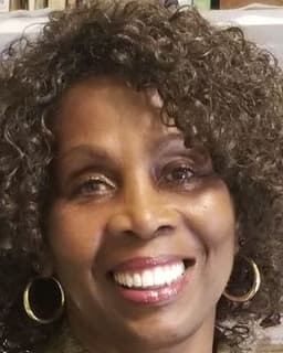 Linda Gloria Robertson