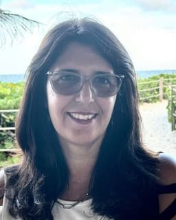 Cristiane Lima Young