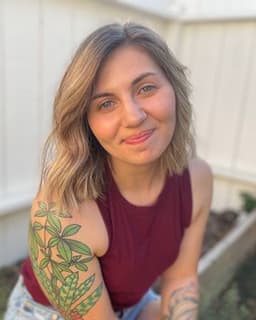 Elle (Danielle) Jones