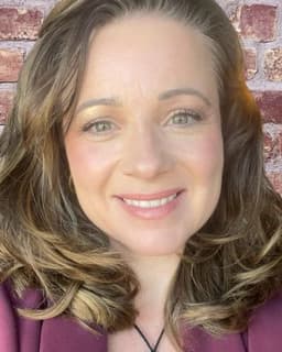 Jennifer Rhoda Lucchesi