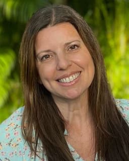 Claudia Flores-Flamm