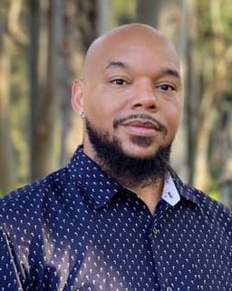 LaDarien Jarey Gillins