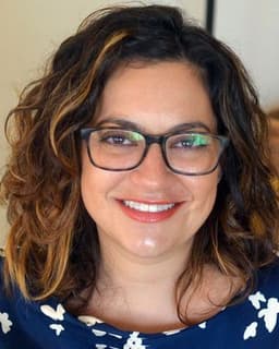 Dr. Elizabeth Valenti