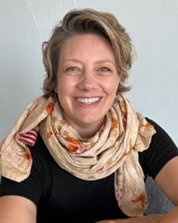 Jennifer Leigh Shields