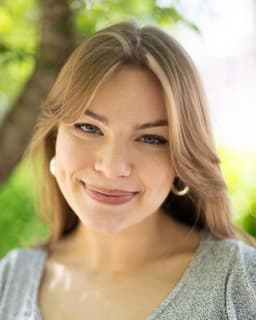 Julianne Mosher, LMHC, Teens & Adults