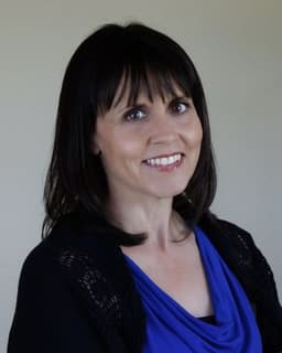 Amanda (Mandie) E Parks