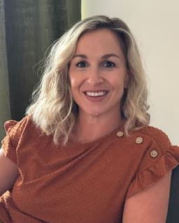 Carly Murillo, Women's Therapist