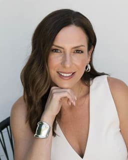 Dr. Gabrielle Izralson