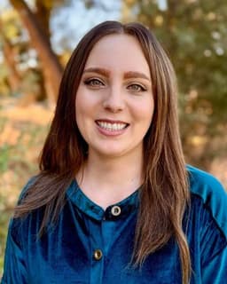 Kayla Setting: Pacific Emotional Wellness