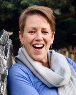 Stephanie Kelsey (Book On Website Instantly)